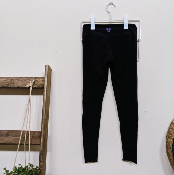 Umbro pink sports bra S and TNA black leggings XS - Picture 3 of 5